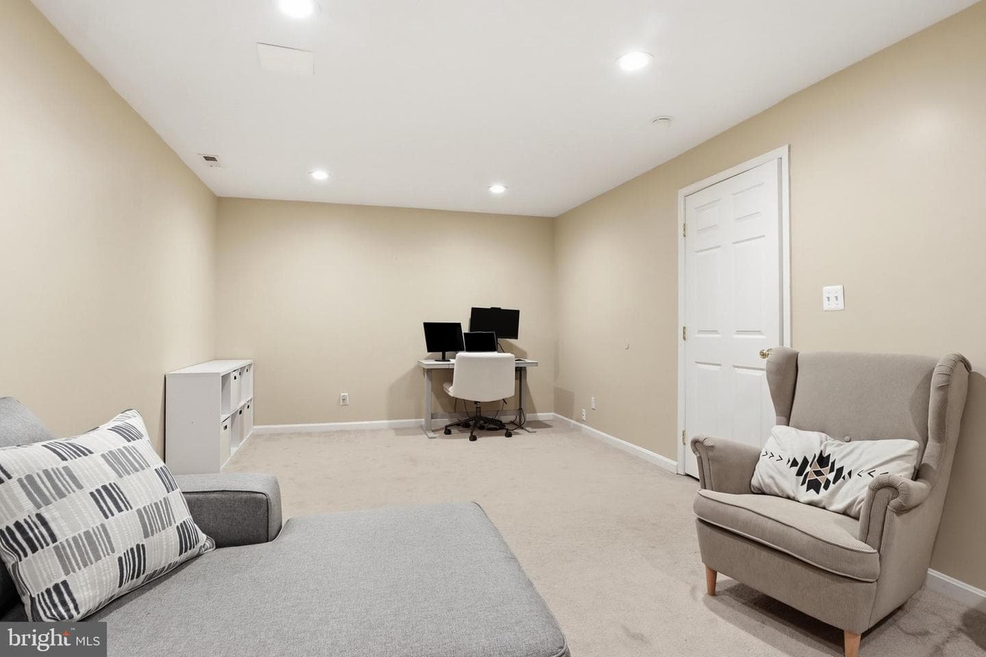 923 Buckland Place photo 36