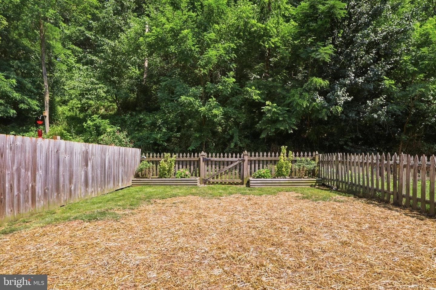 923 Buckland Place photo 40