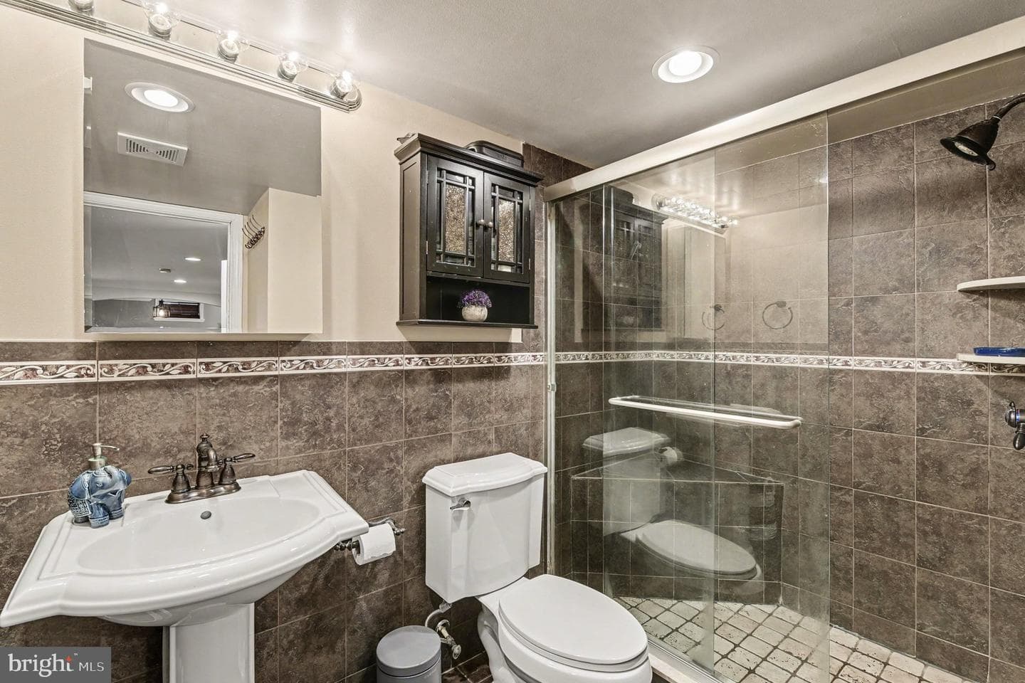 709 Kirkcaldy Way photo 23
