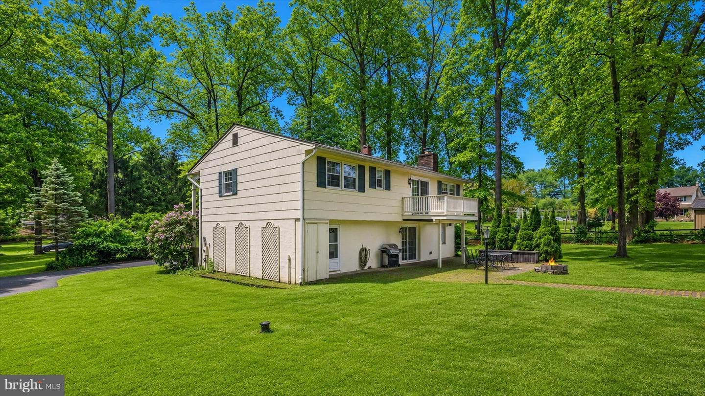 1512 Steeplechase Drive photo 17