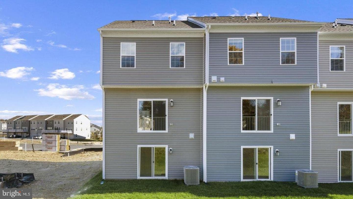 368 Hackley Drive photo 10