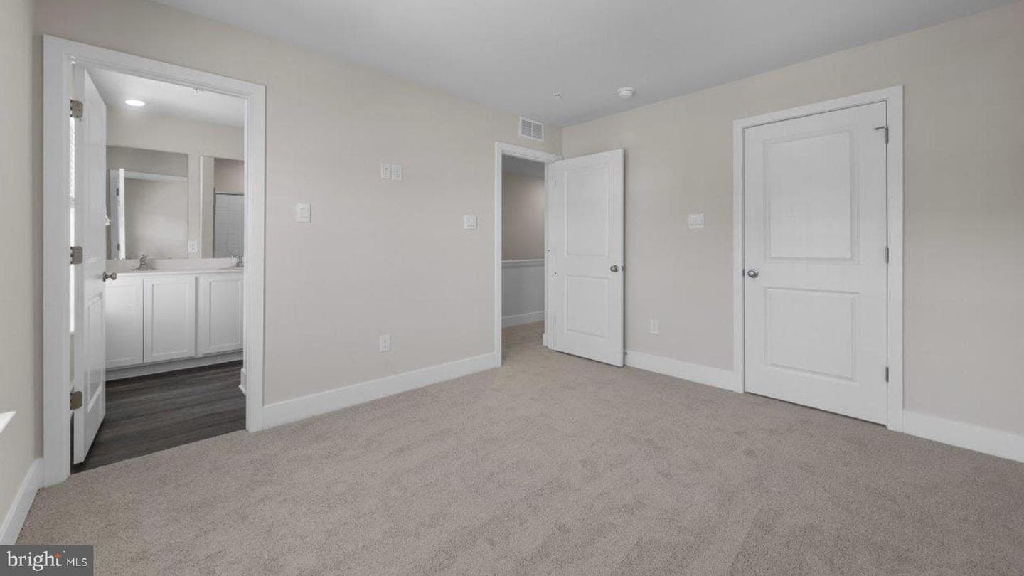 368 Hackley Drive photo 34