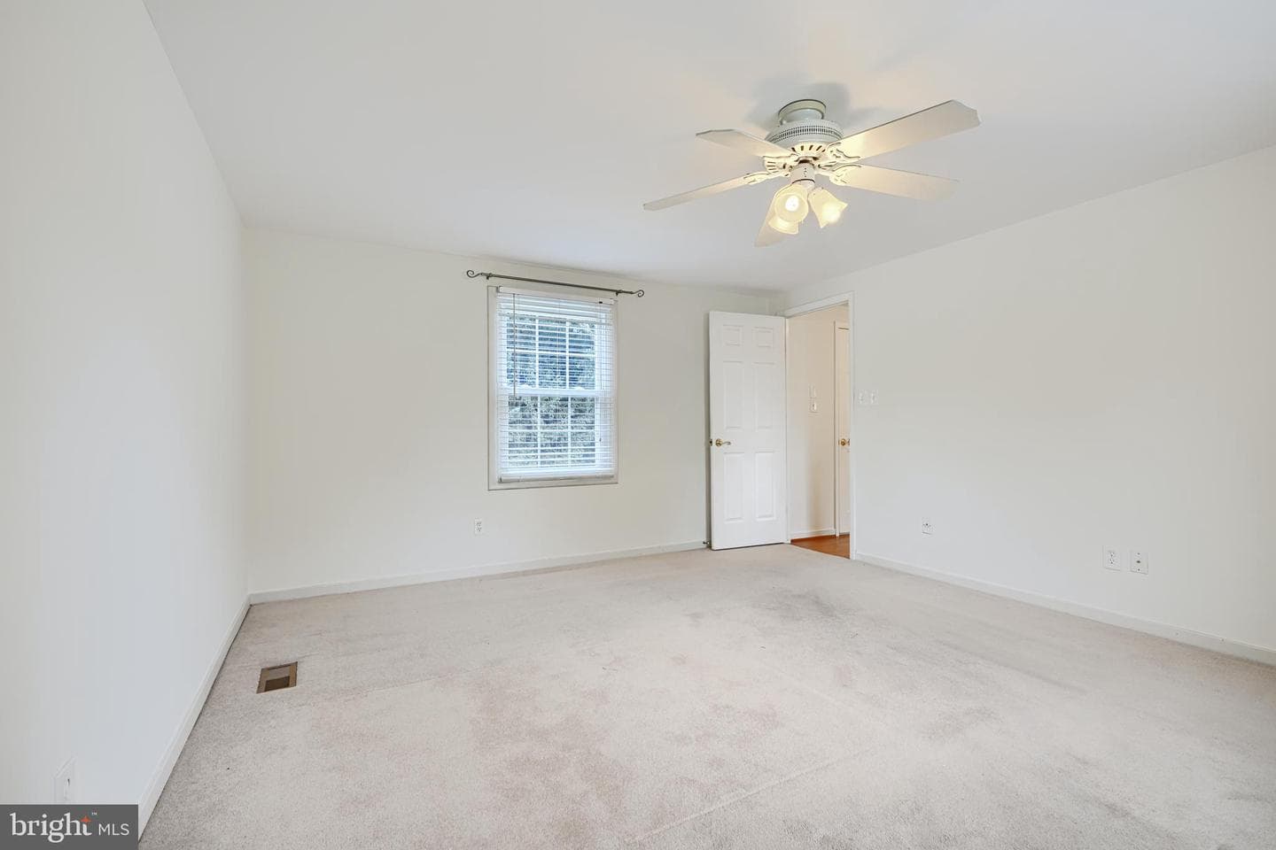 1505 Westminster Ct photo 27