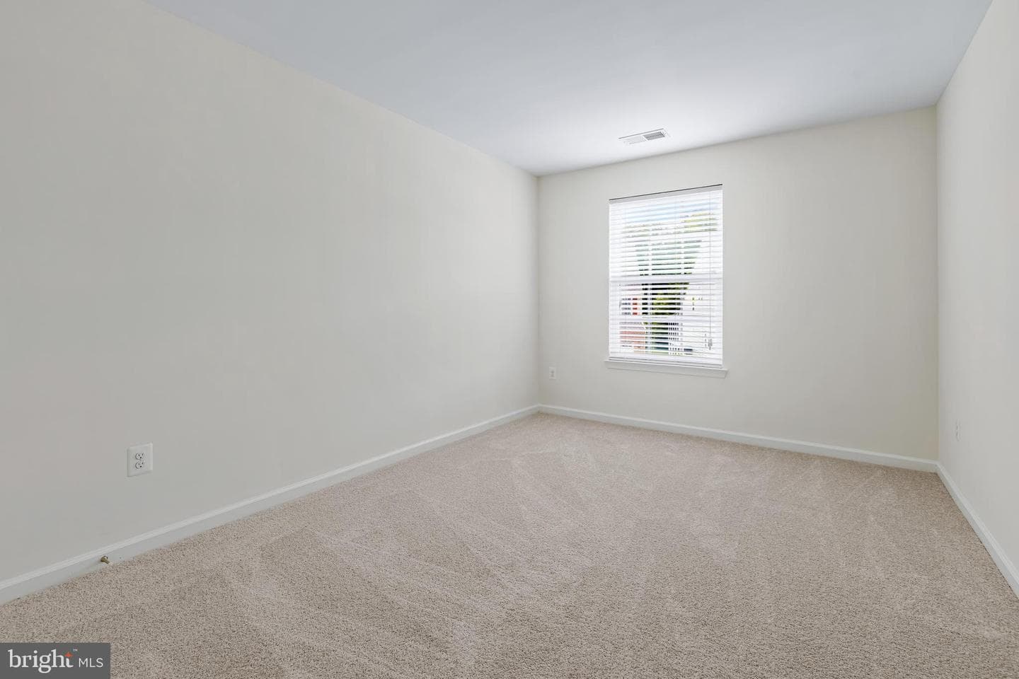 331 Tufton Circle photo 33