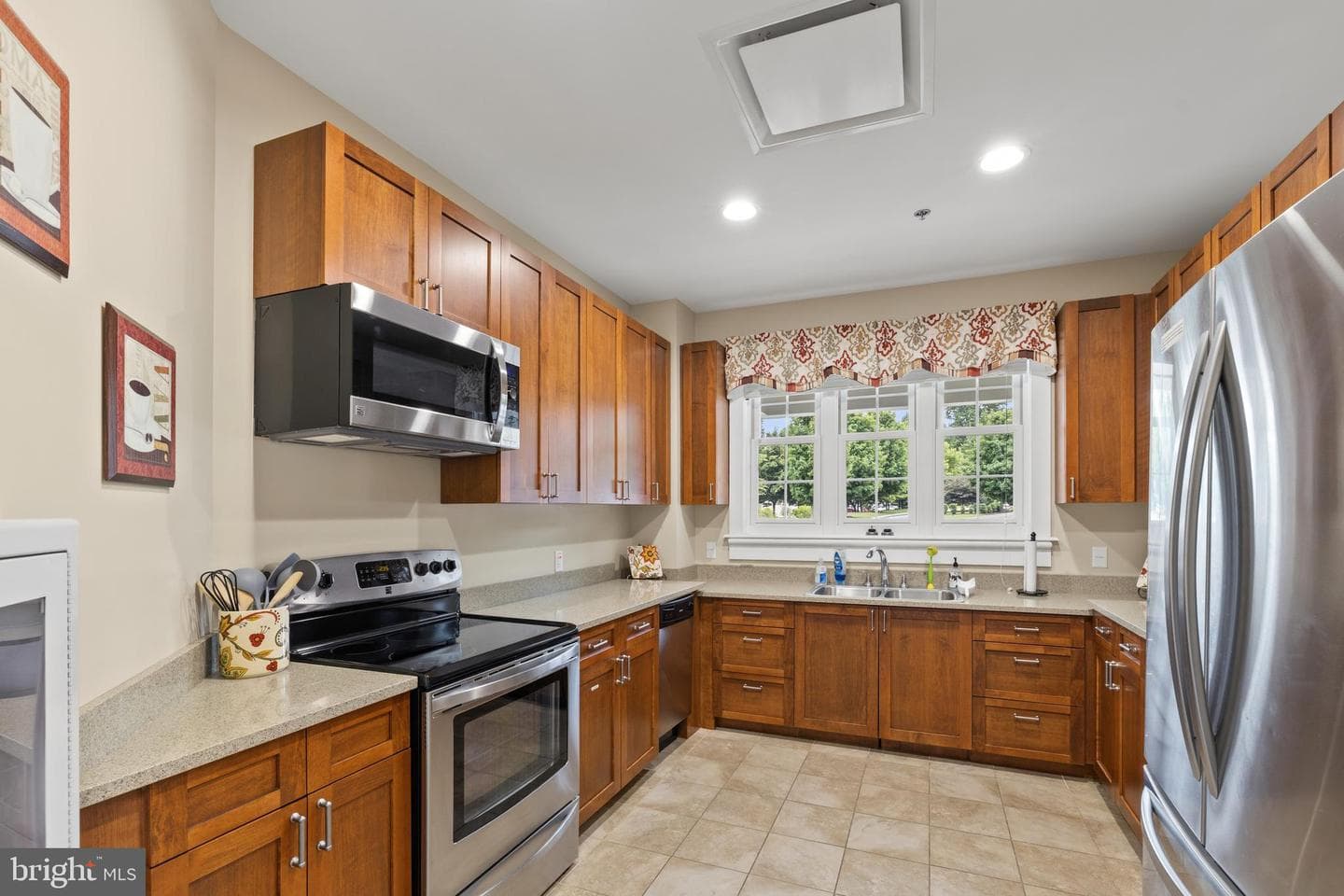 331 Tufton Circle photo 47