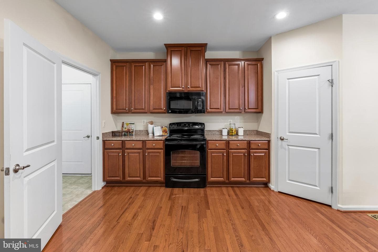 331 Tufton Circle photo 9