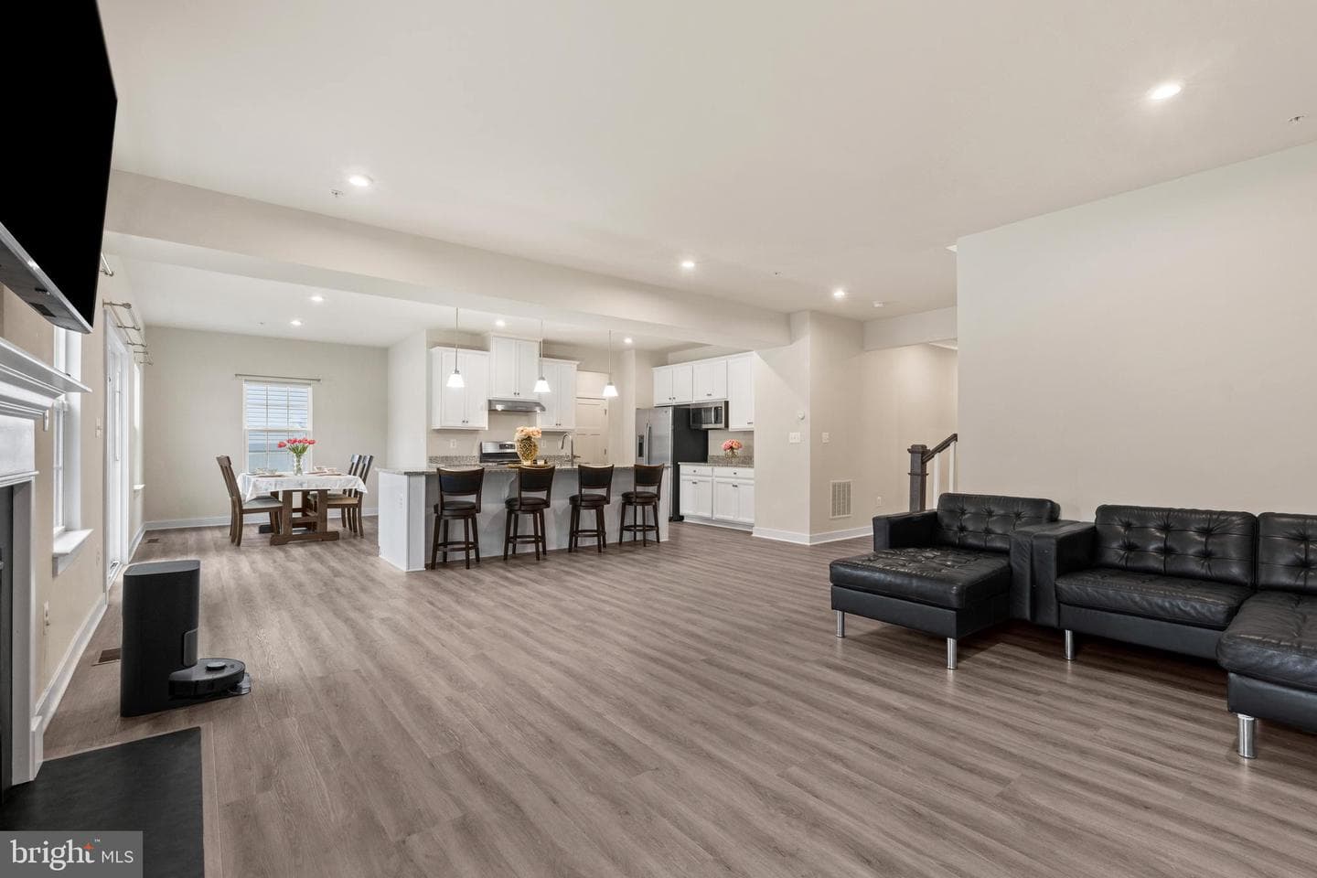 3604 Darvell Circle photo 14