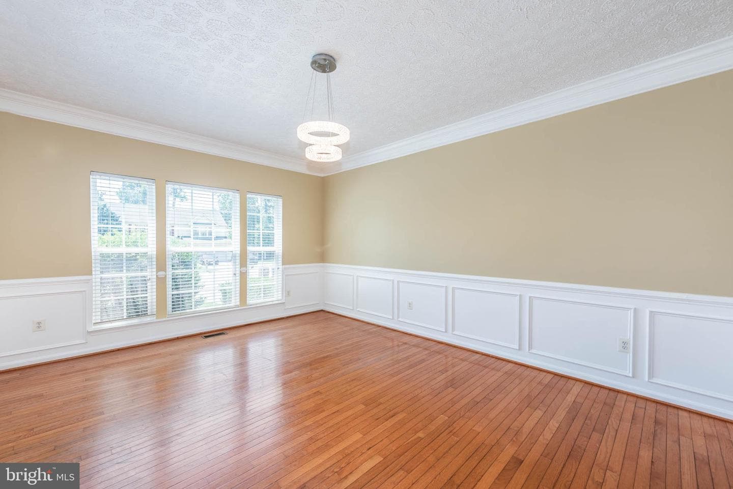 583 Windsong Drive photo 5