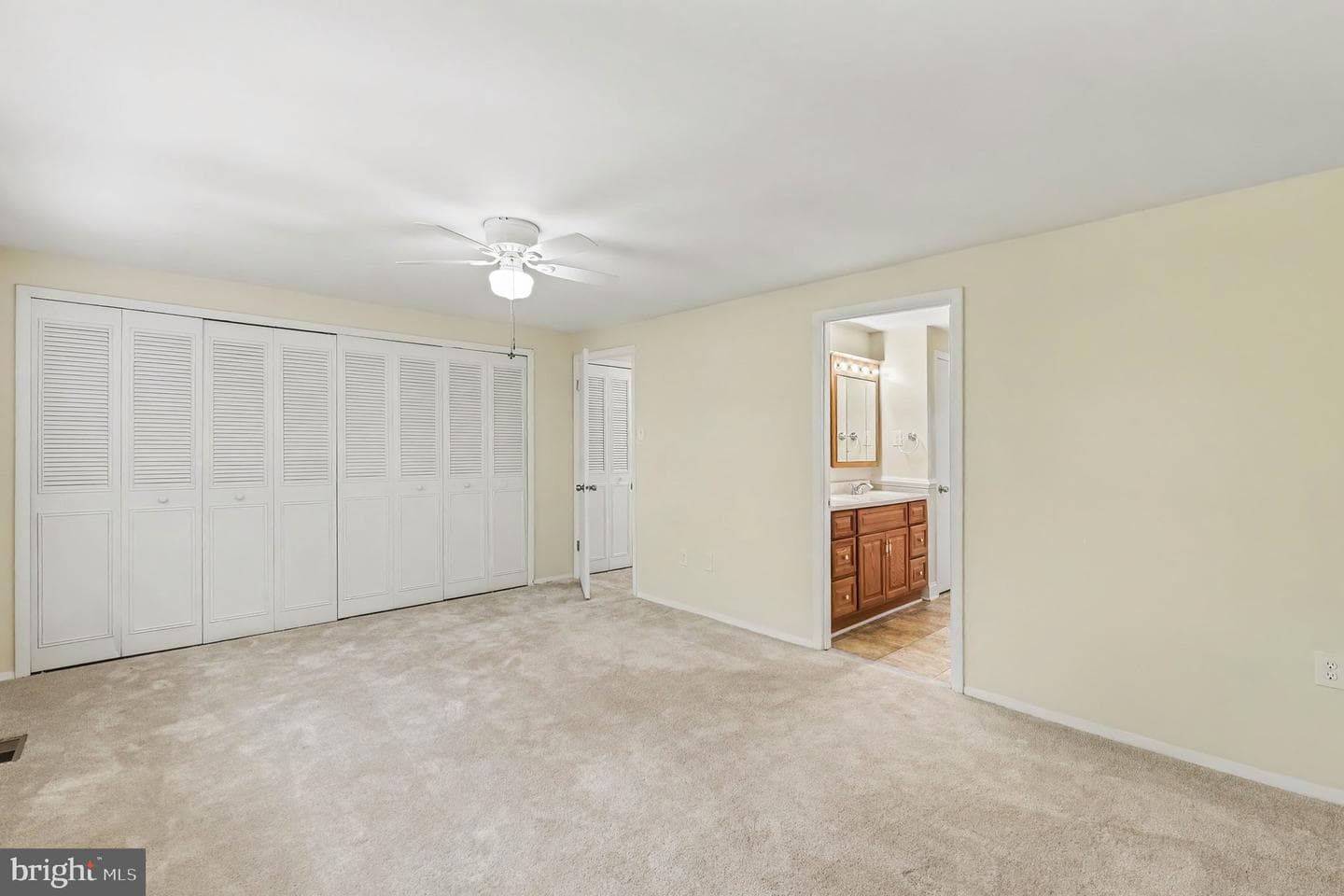 683 Towne Center Drive photo 20