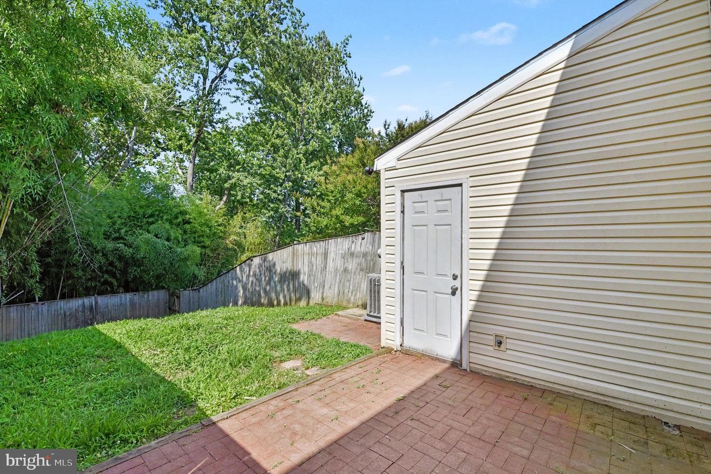 683 Towne Center Drive photo 24