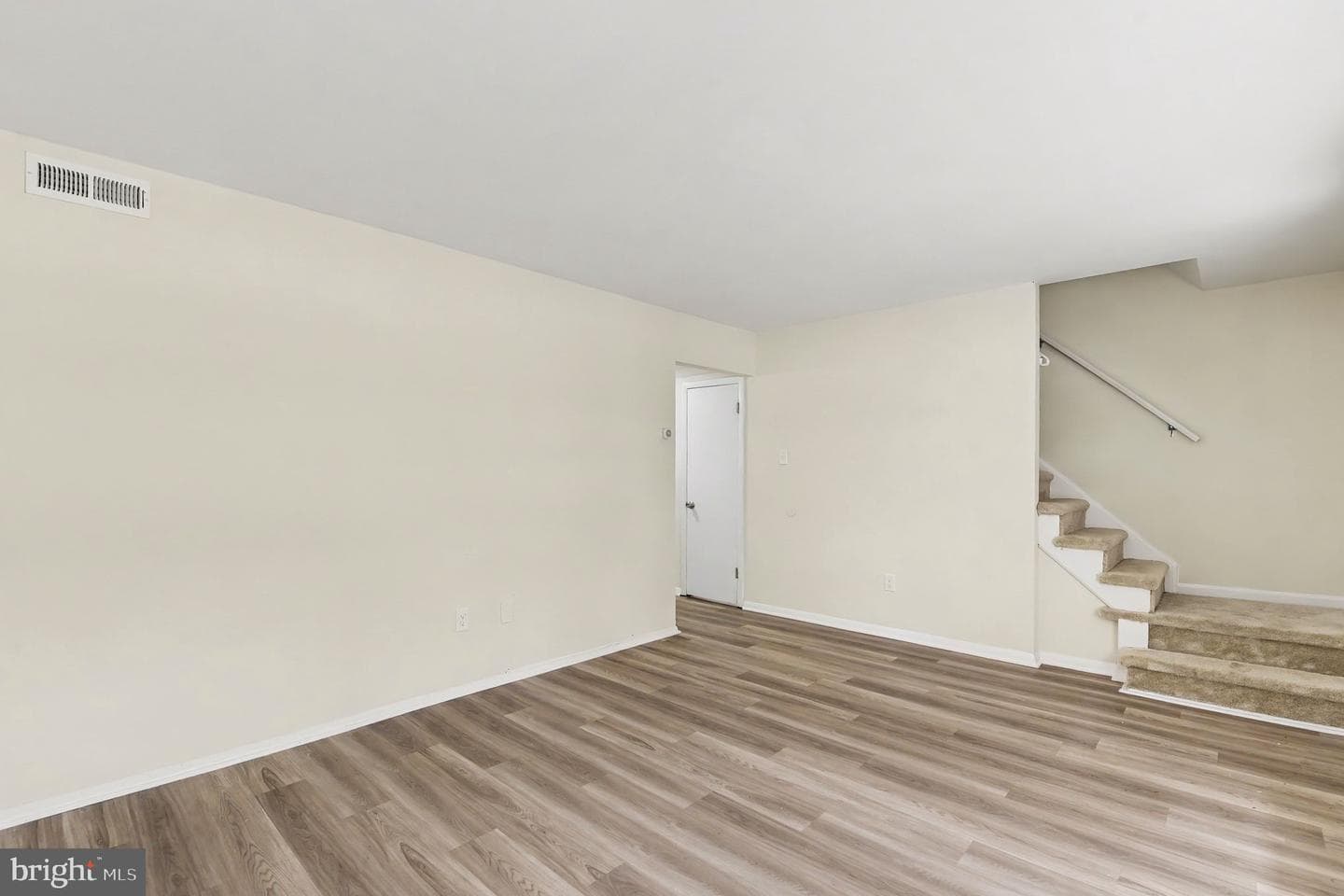 683 Towne Center Drive photo 6