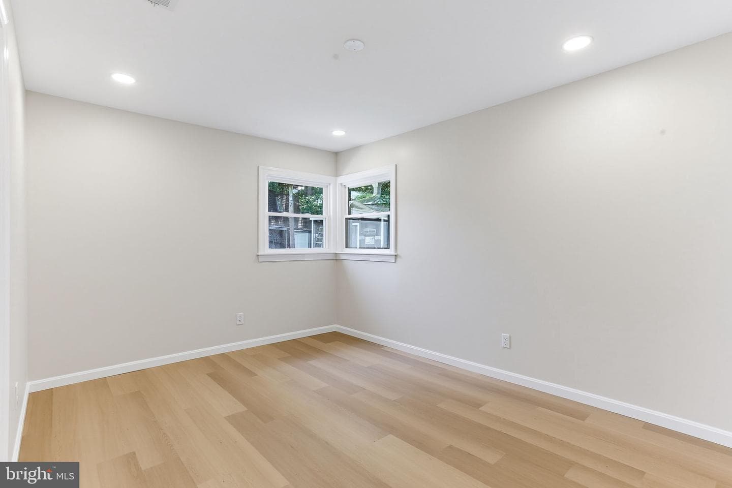 201 Contee Road photo 16