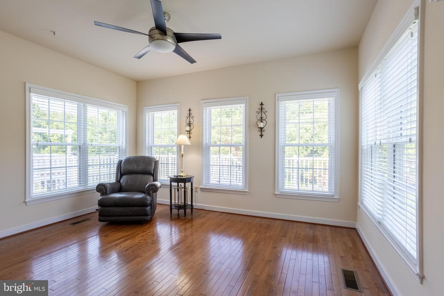 1439 Overlook Way photo 17