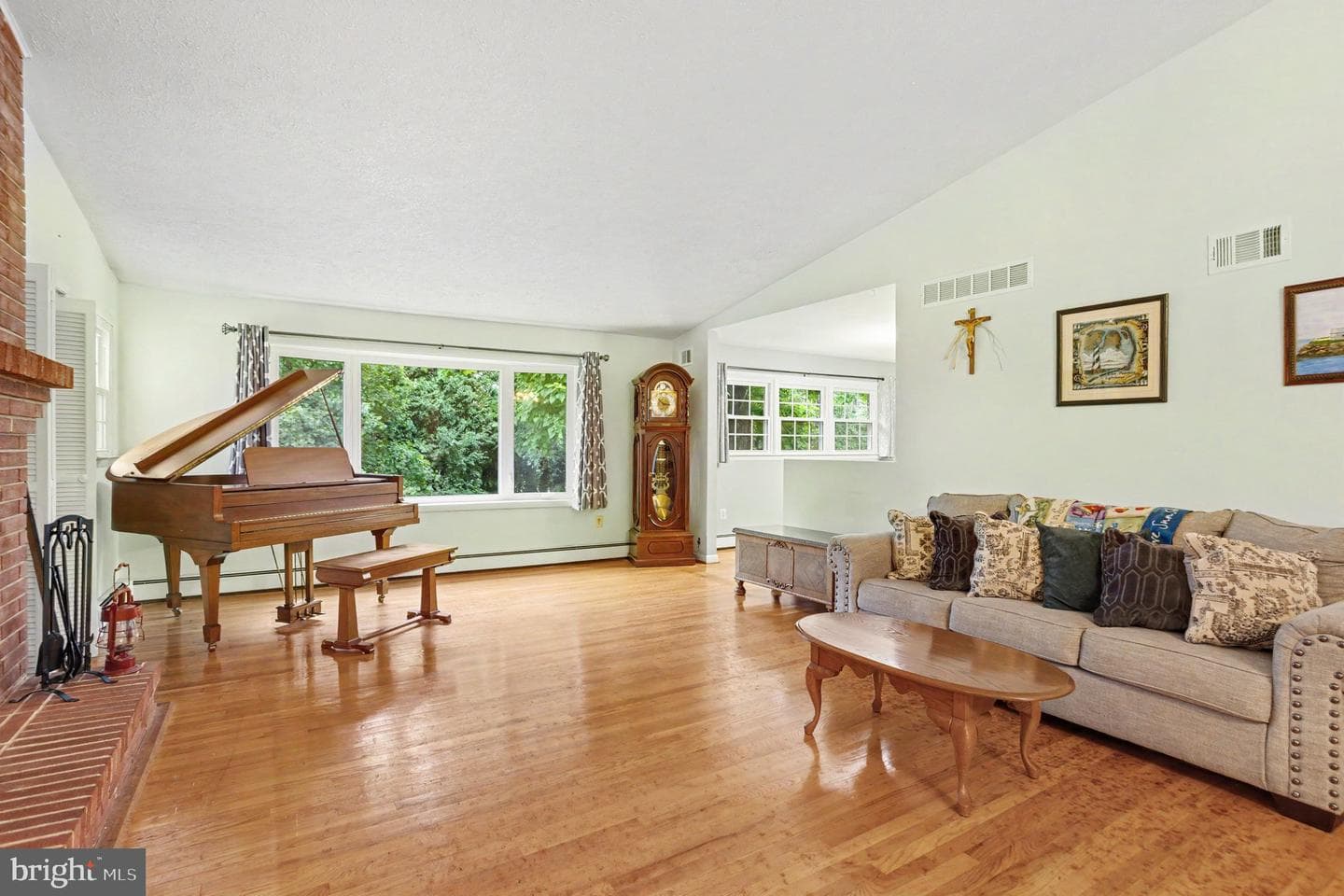 213 Glenwood Road photo 9