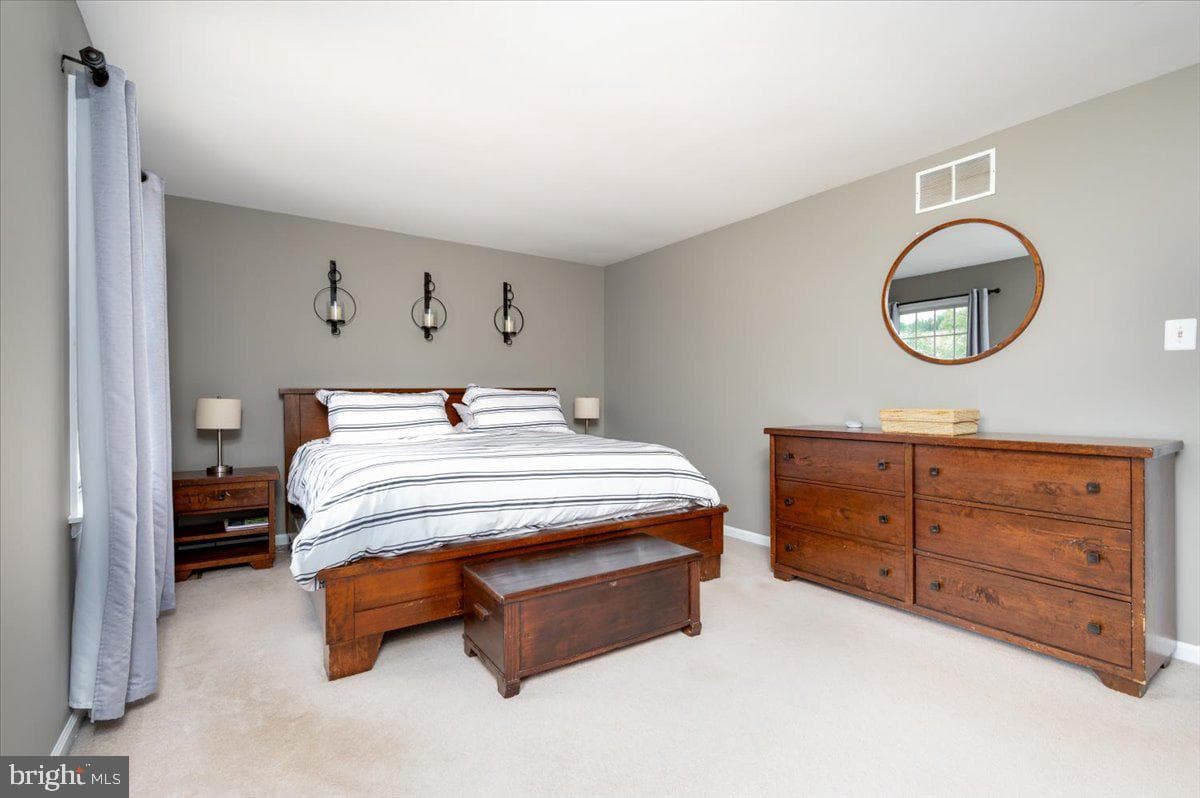 305 Kathryn Way photo 22