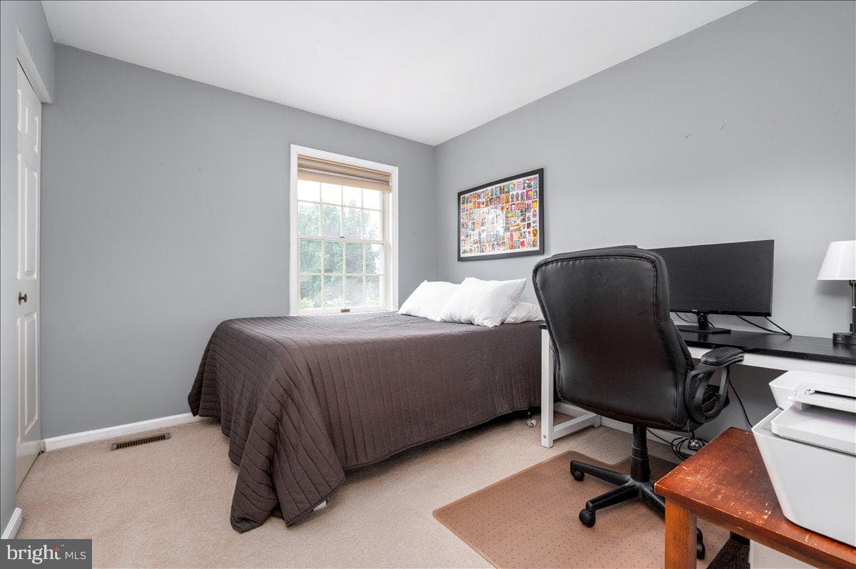 305 Kathryn Way photo 27