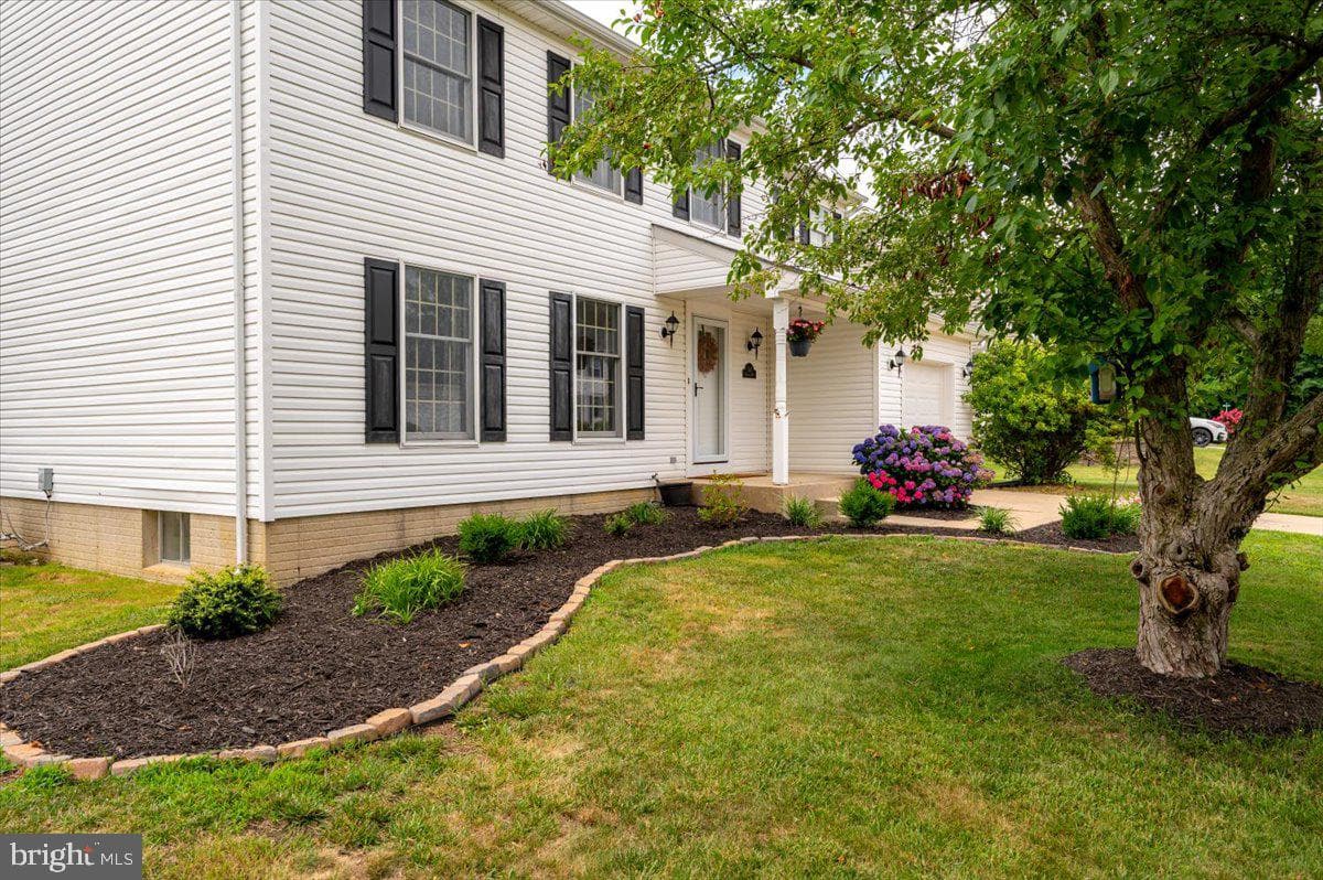 305 Kathryn Way photo 5