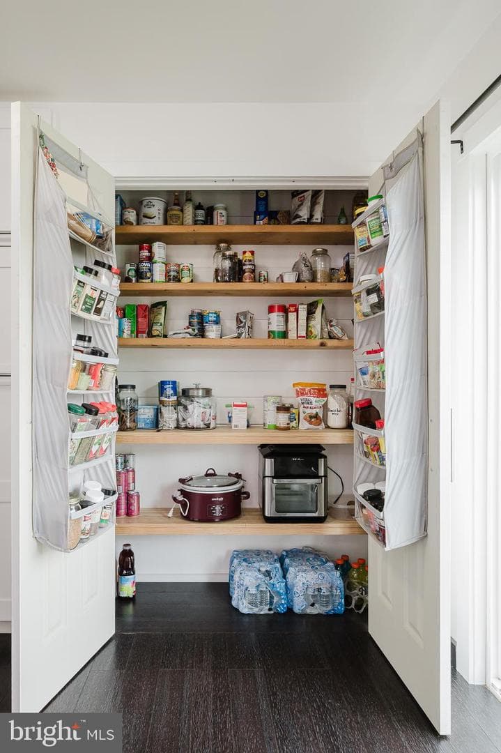 416 Enfield Road photo 14