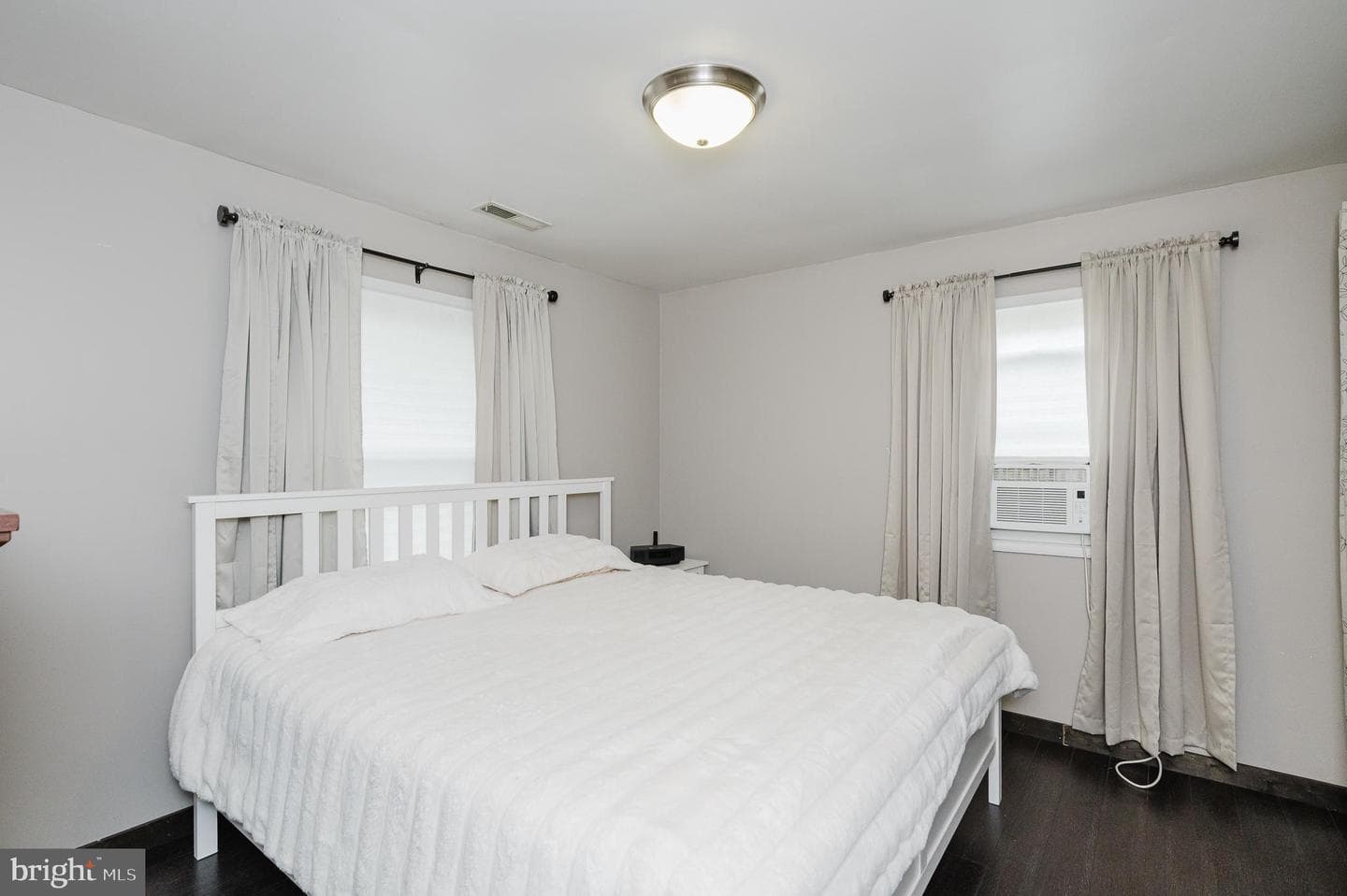 416 Enfield Road photo 19