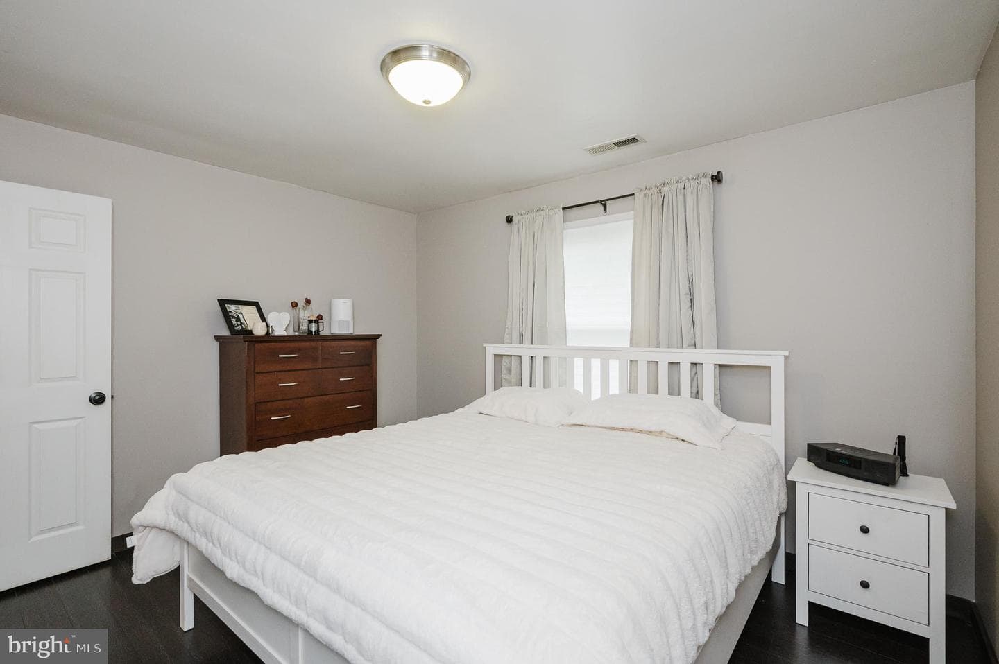 416 Enfield Road photo 21