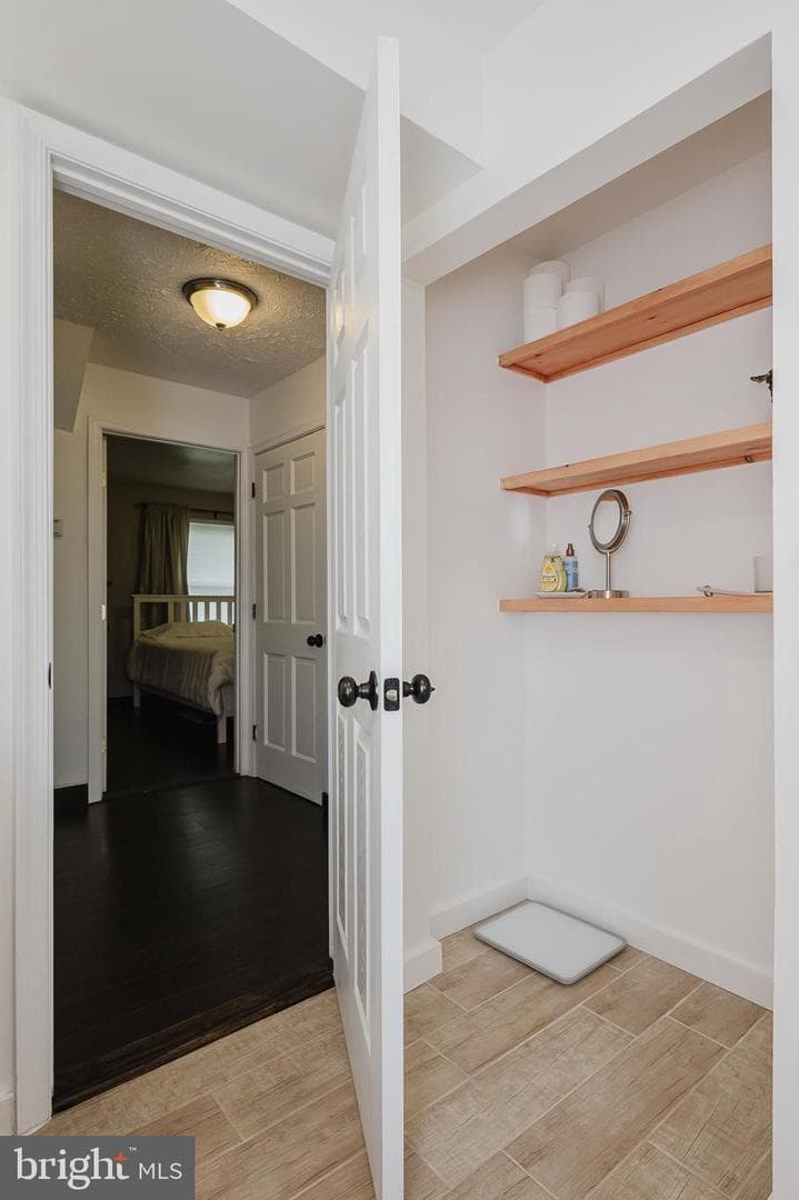 416 Enfield Road photo 24