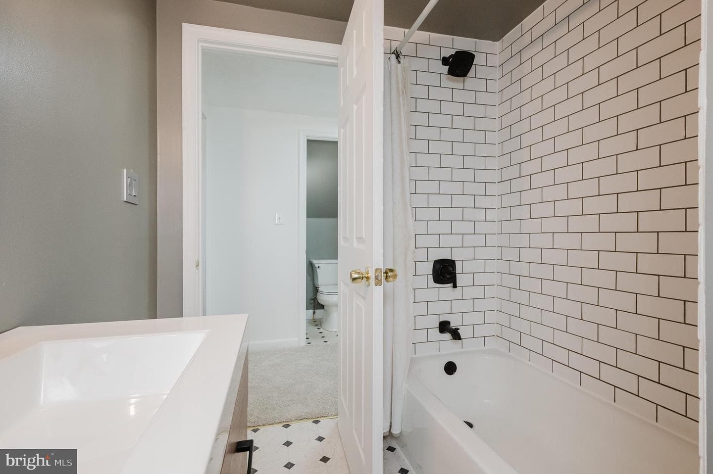 416 Enfield Road photo 34