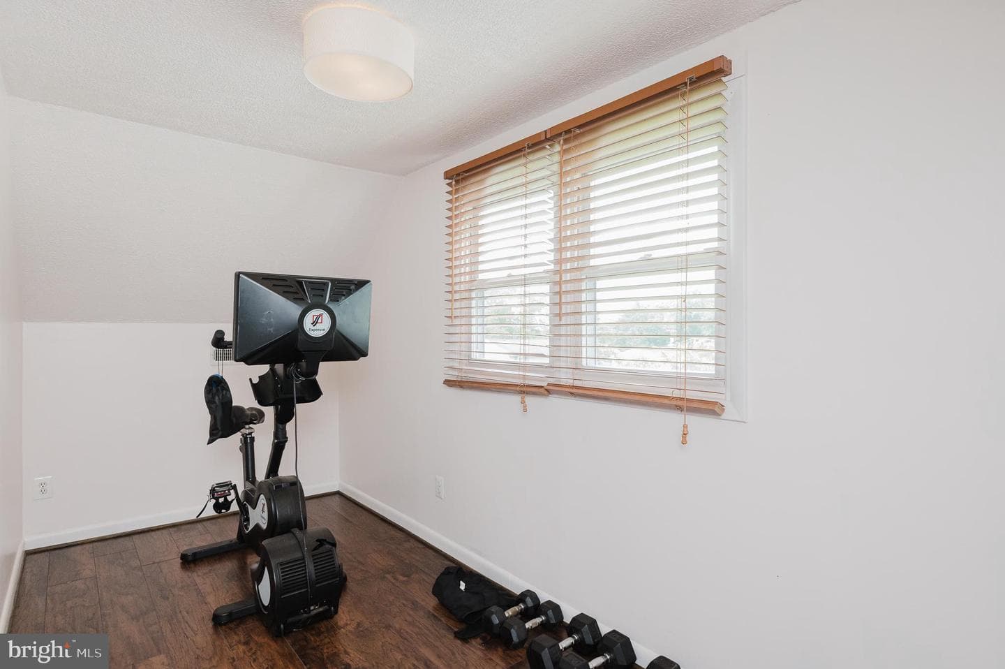 416 Enfield Road photo 36