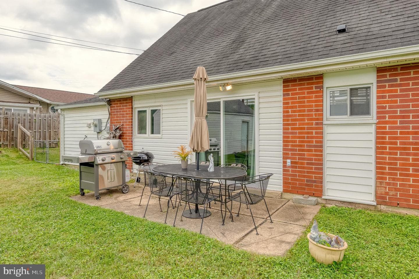 416 Enfield Road photo 40