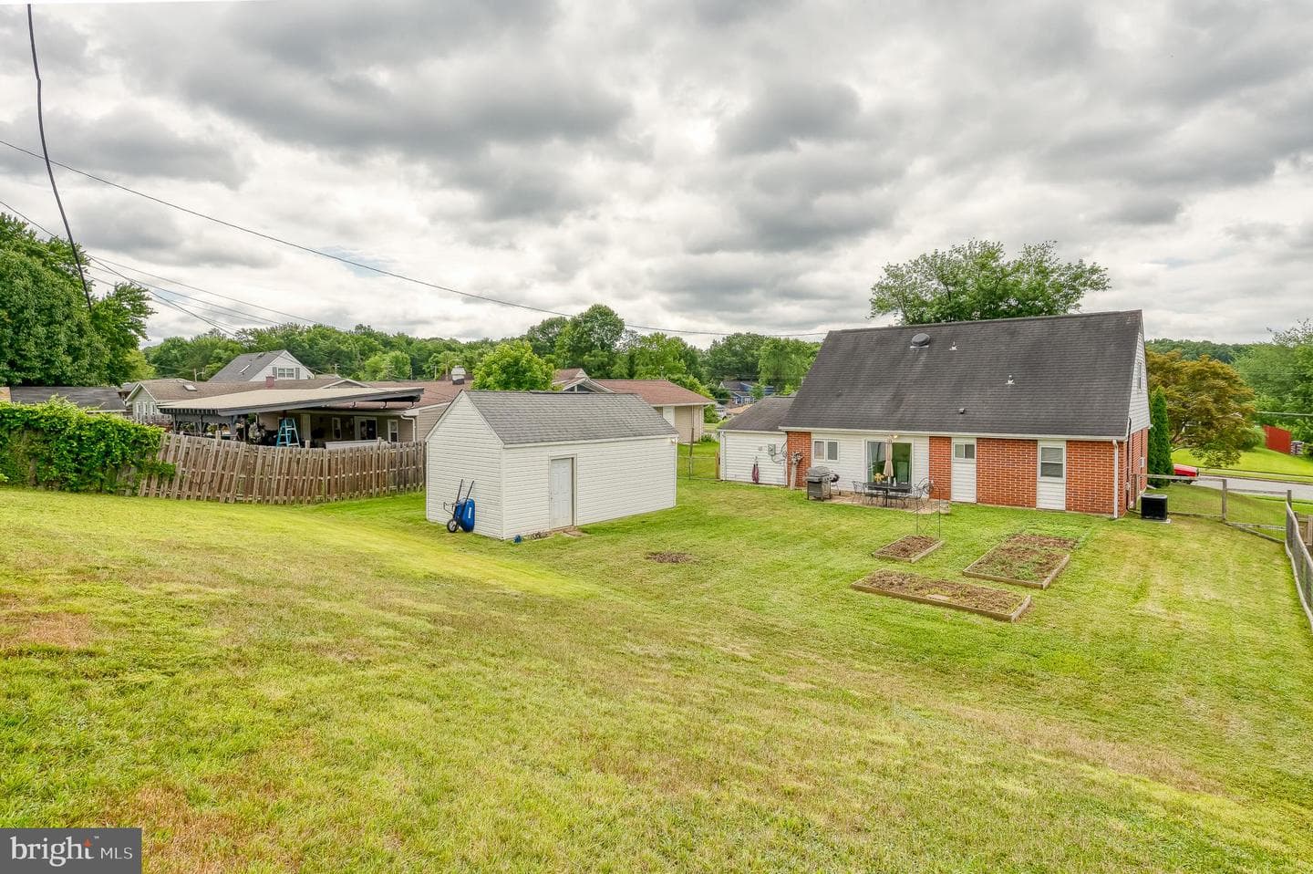 416 Enfield Road photo 42