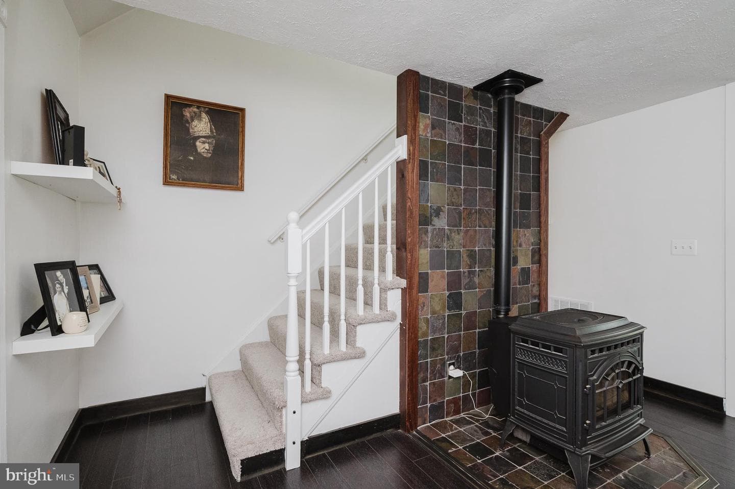 416 Enfield Road photo 5