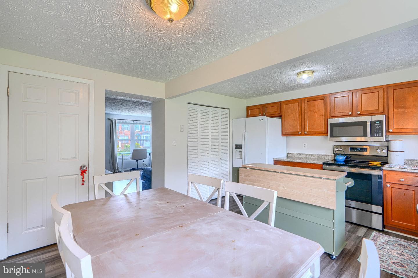 902 Hillswood Road photo 10