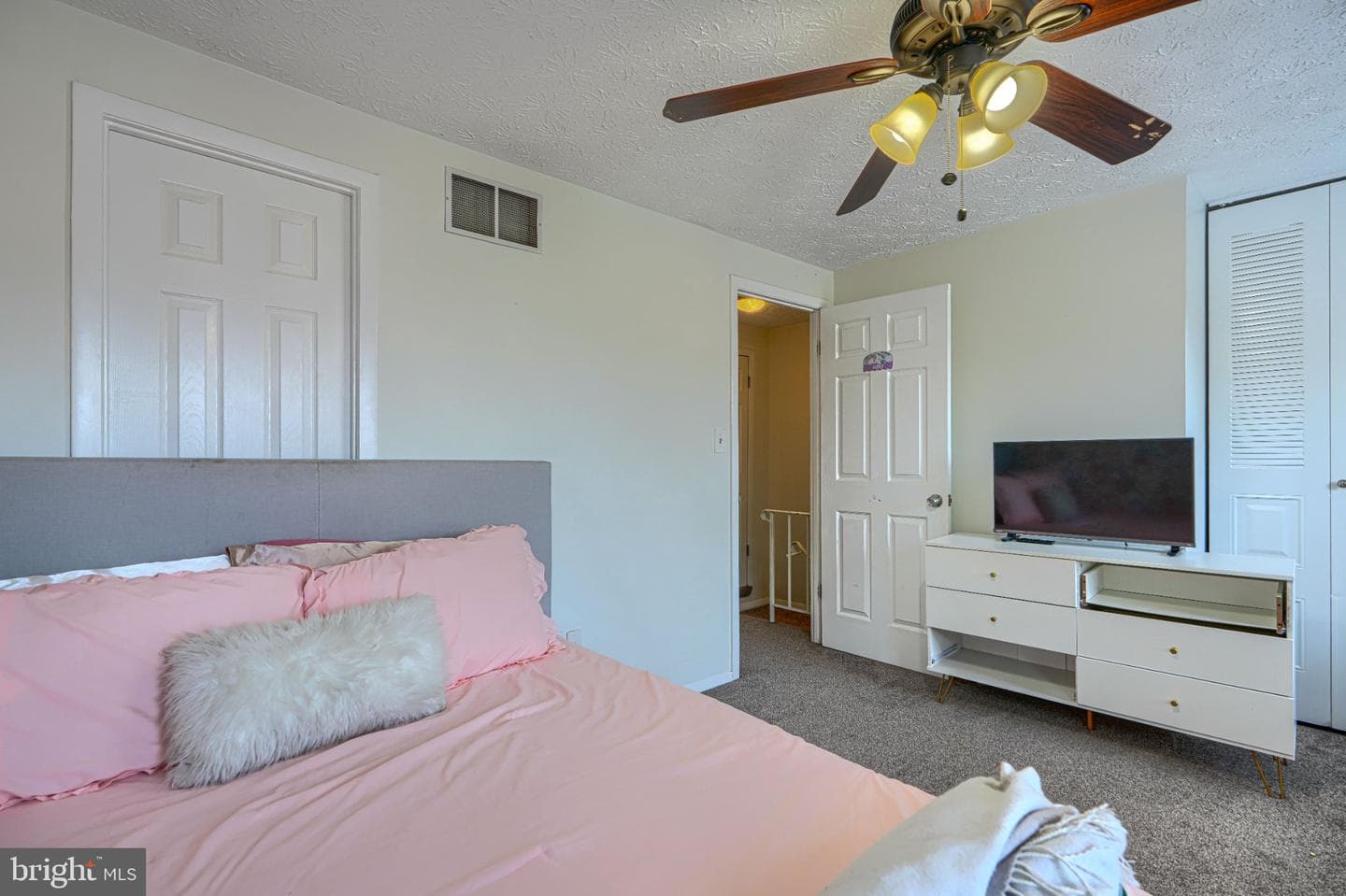 902 Hillswood Road photo 19
