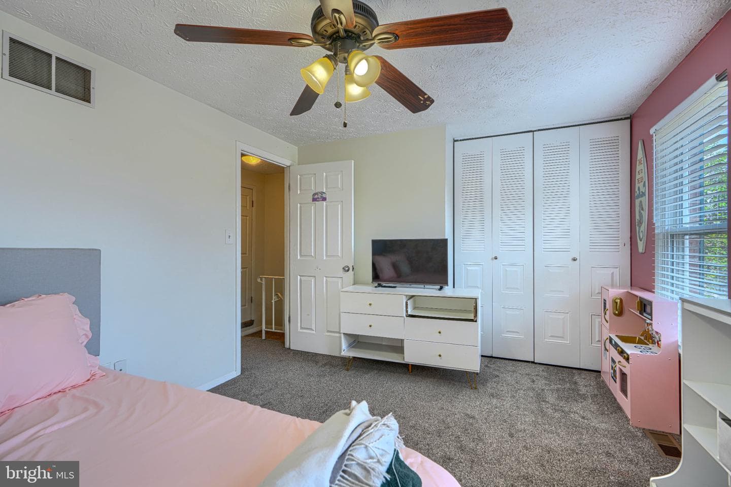 902 Hillswood Road photo 20