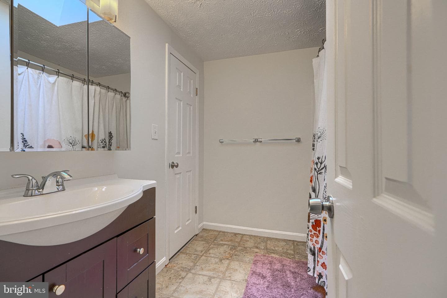 902 Hillswood Road photo 24