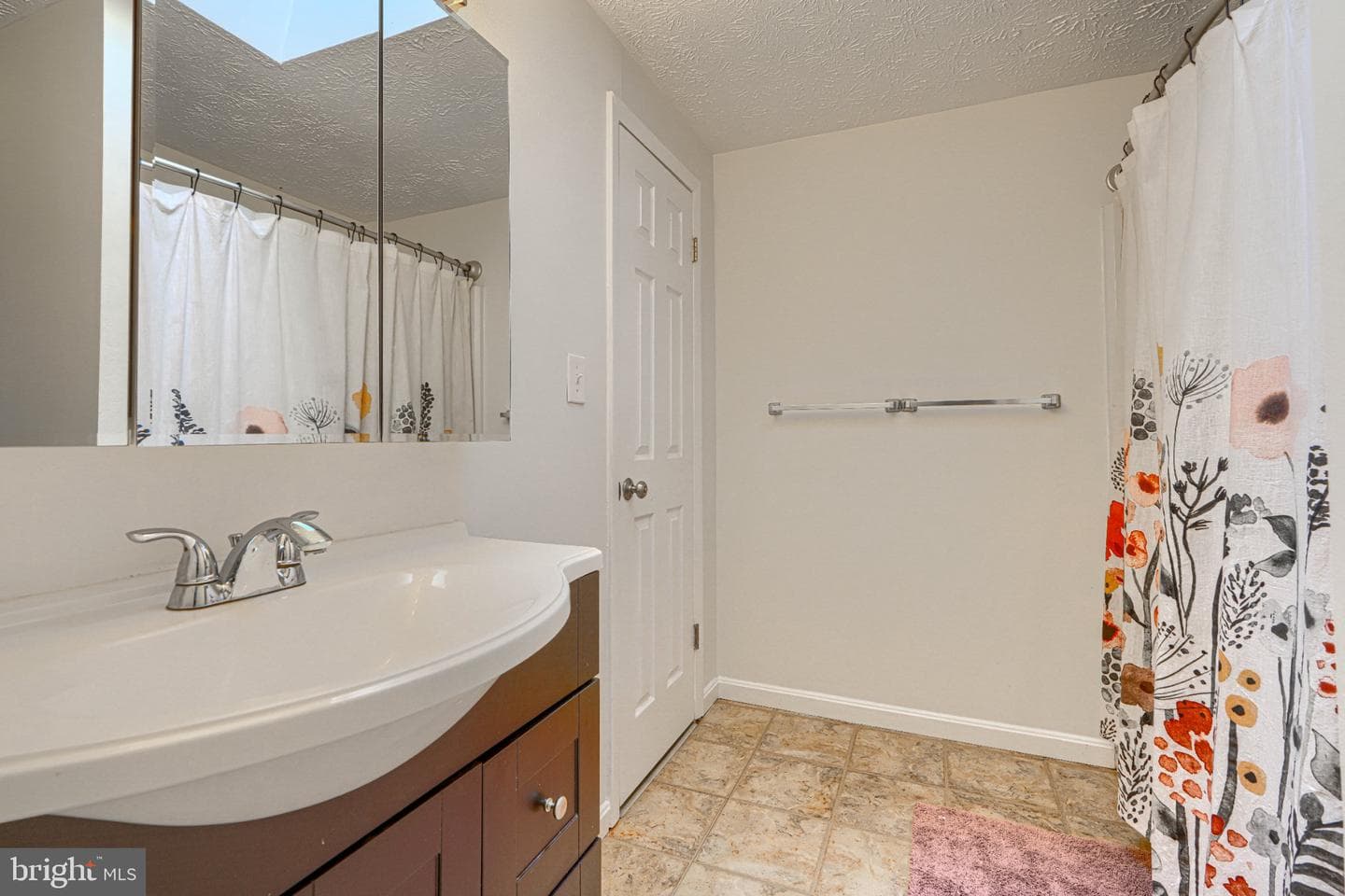 902 Hillswood Road photo 25