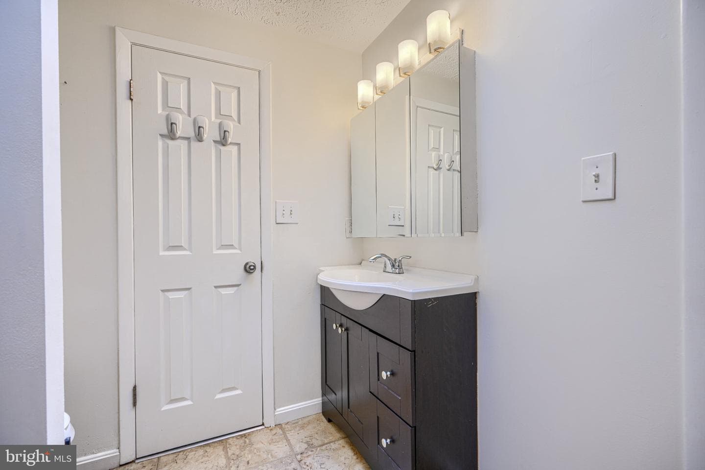 902 Hillswood Road photo 26