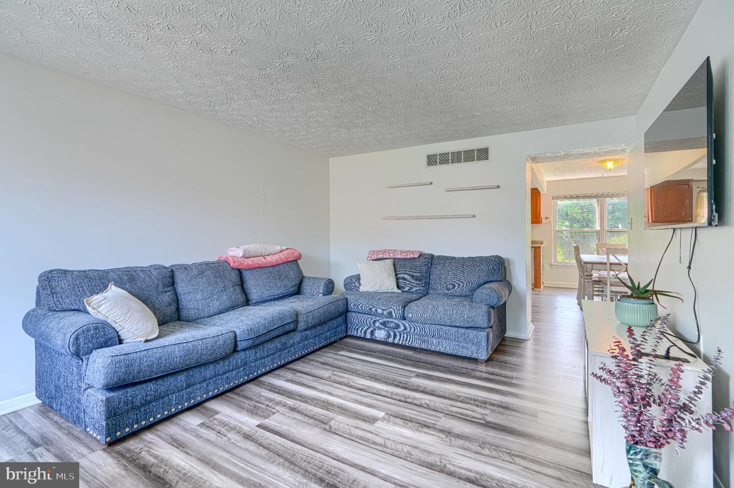 902 Hillswood Road photo 5