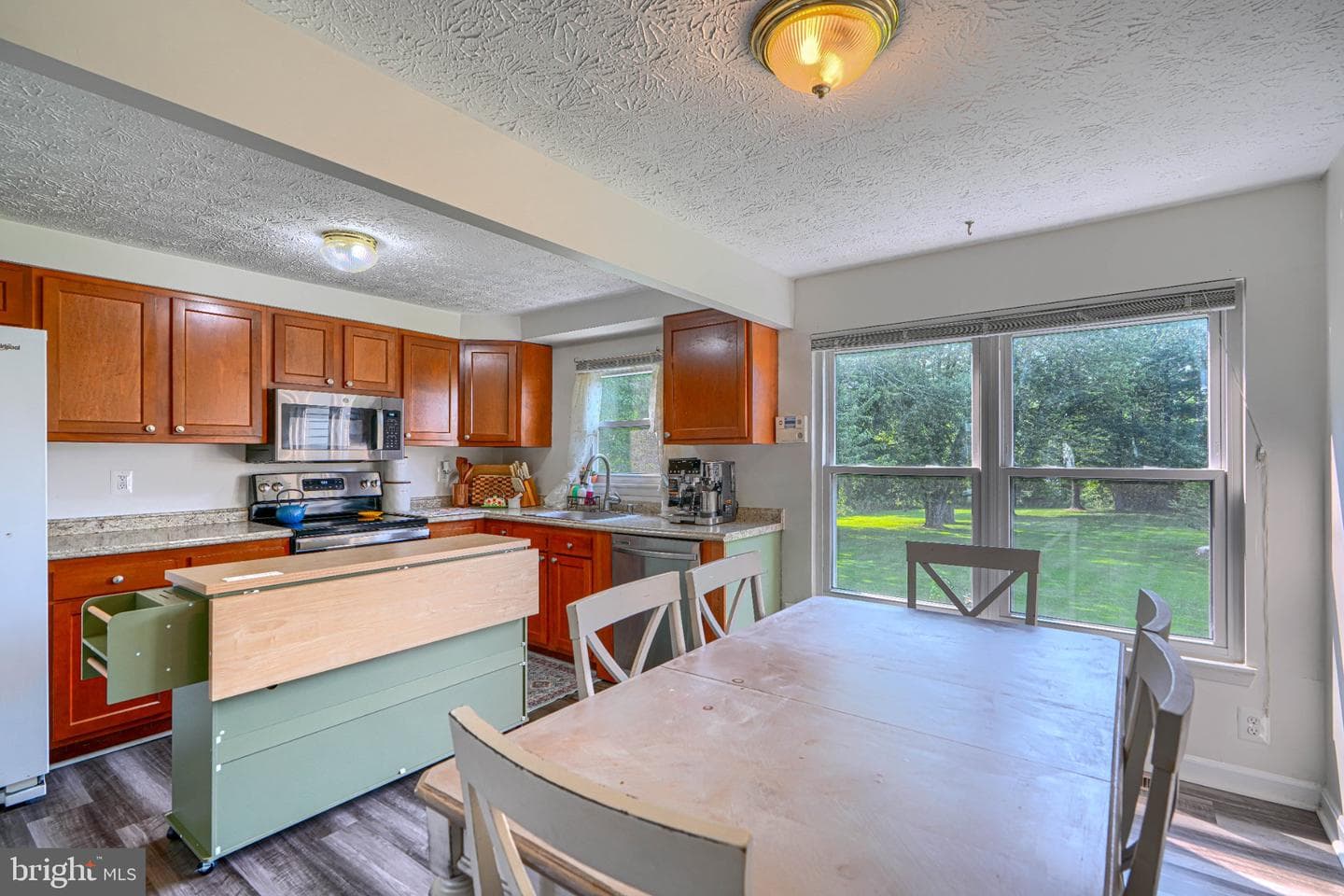 902 Hillswood Road photo 9