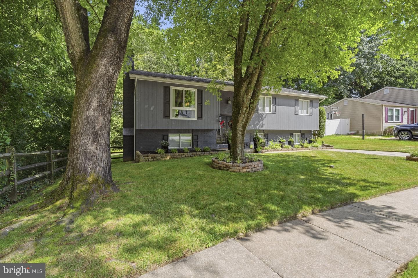 303 Bright Oaks Drive photo 4