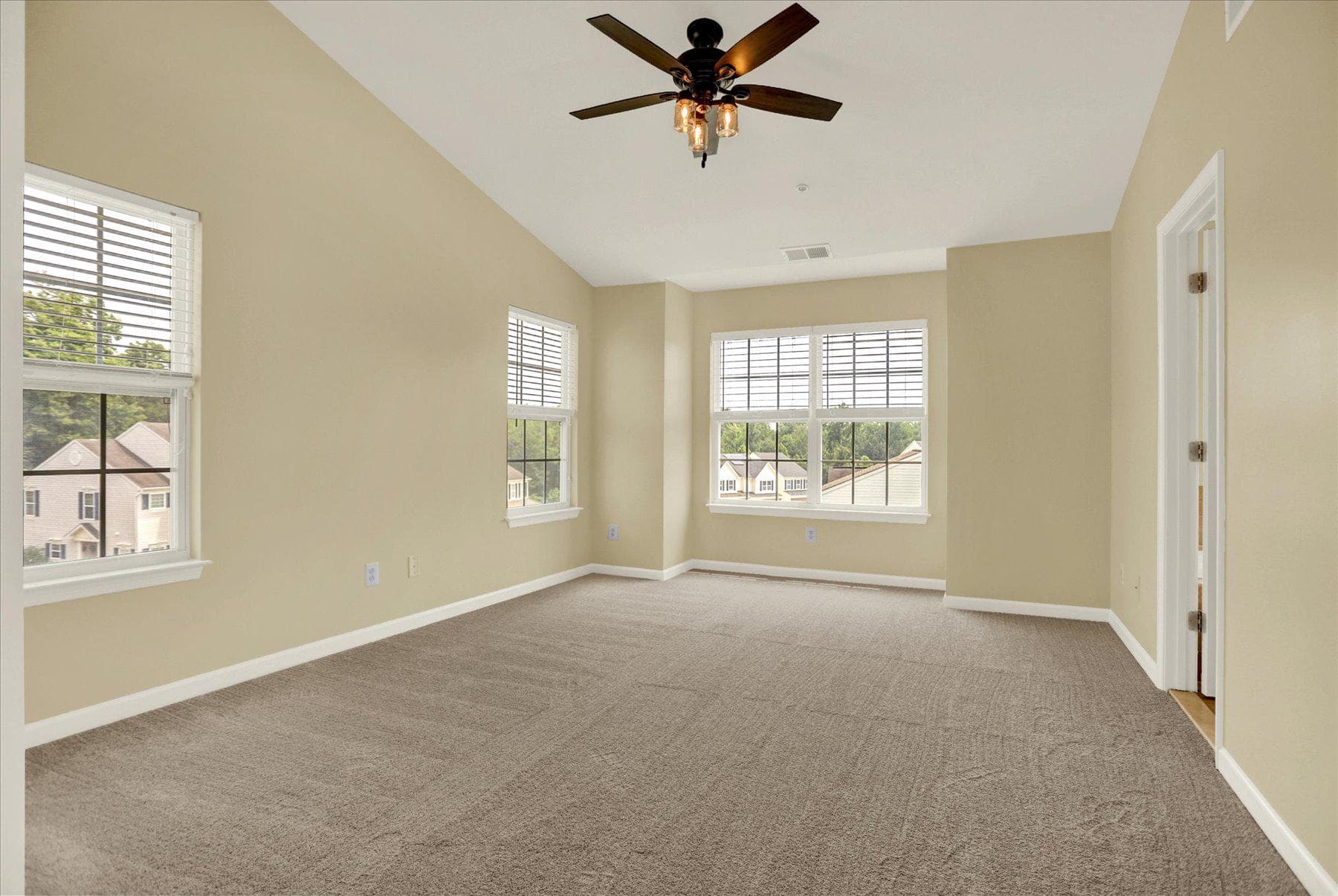 634 Snowberry Way photo 29