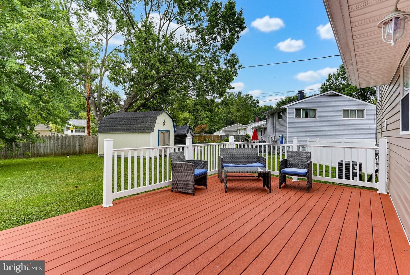 645 Walker Street photo 24