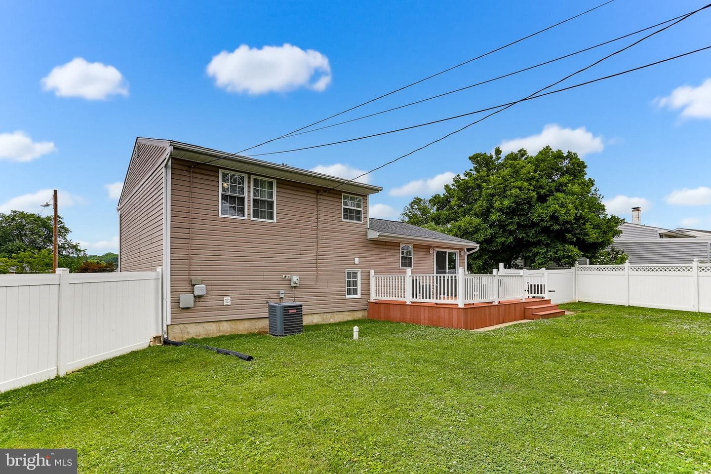 645 Walker Street photo 34