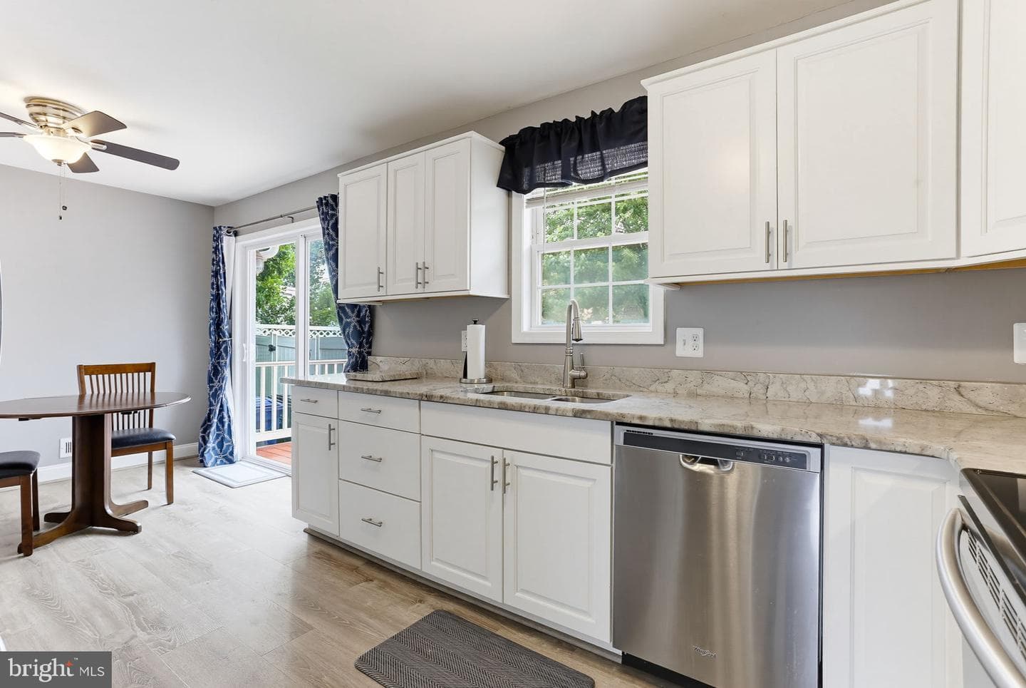 645 Walker Street photo 7