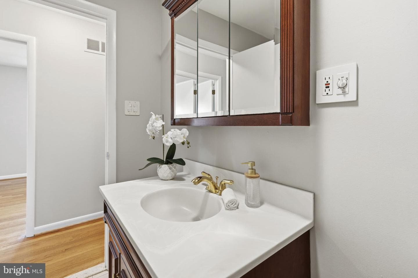 527 Stratford Road photo 24