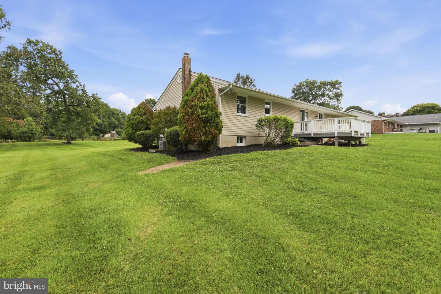 527 Stratford Road photo 38