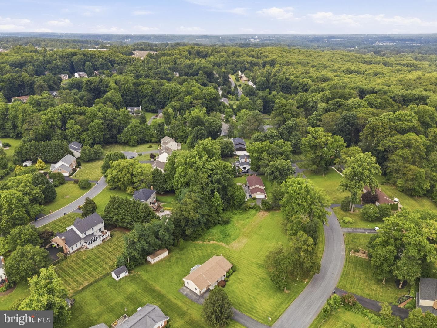 527 Stratford Road photo 47