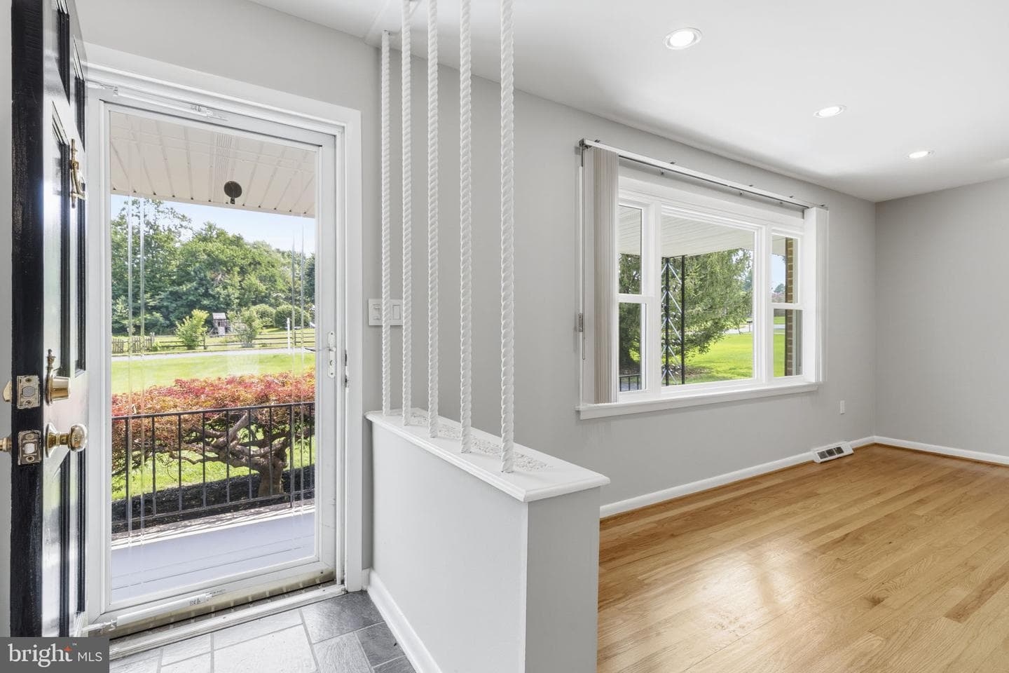 527 Stratford Road photo 5