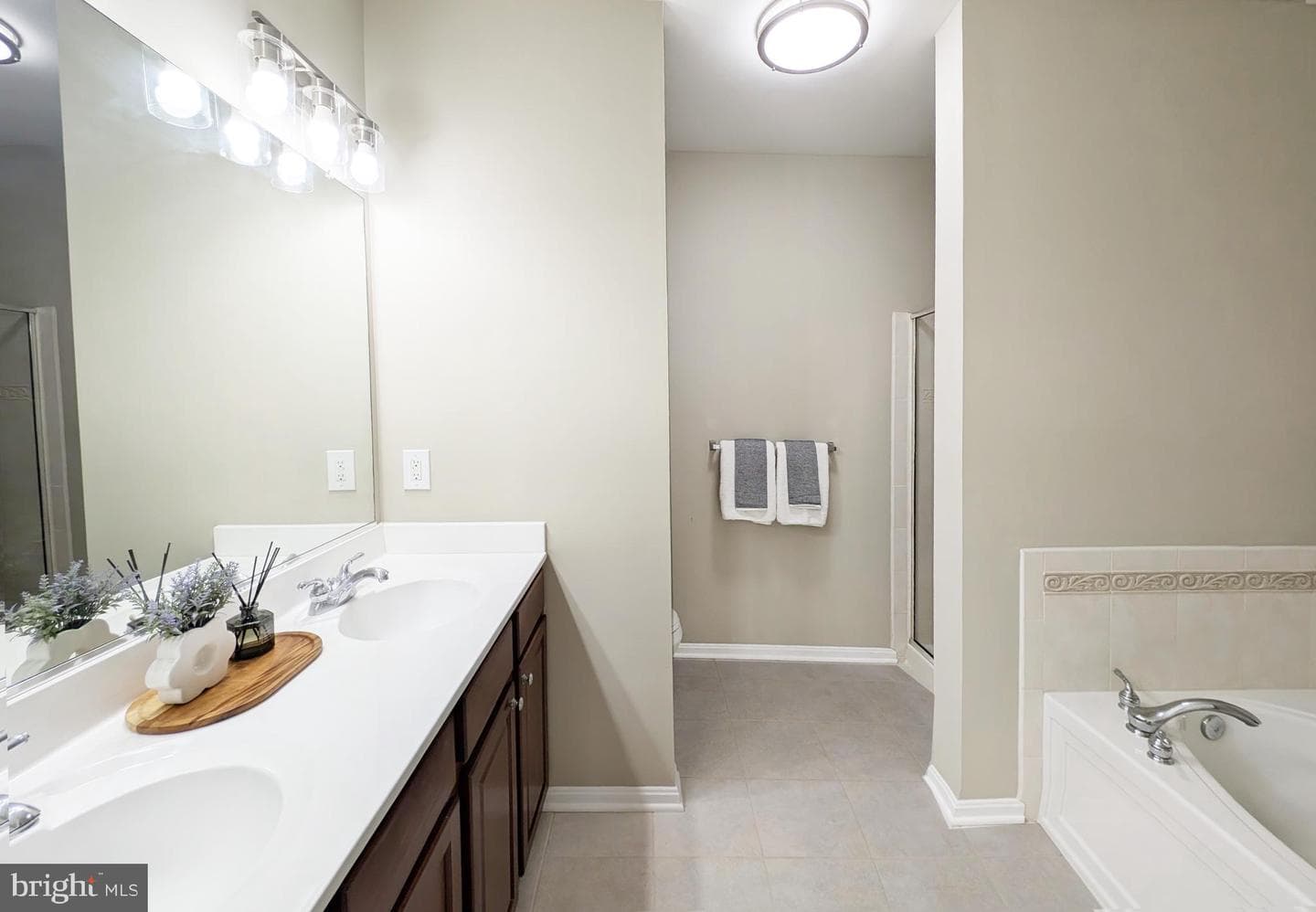 406 Granville Court photo 11