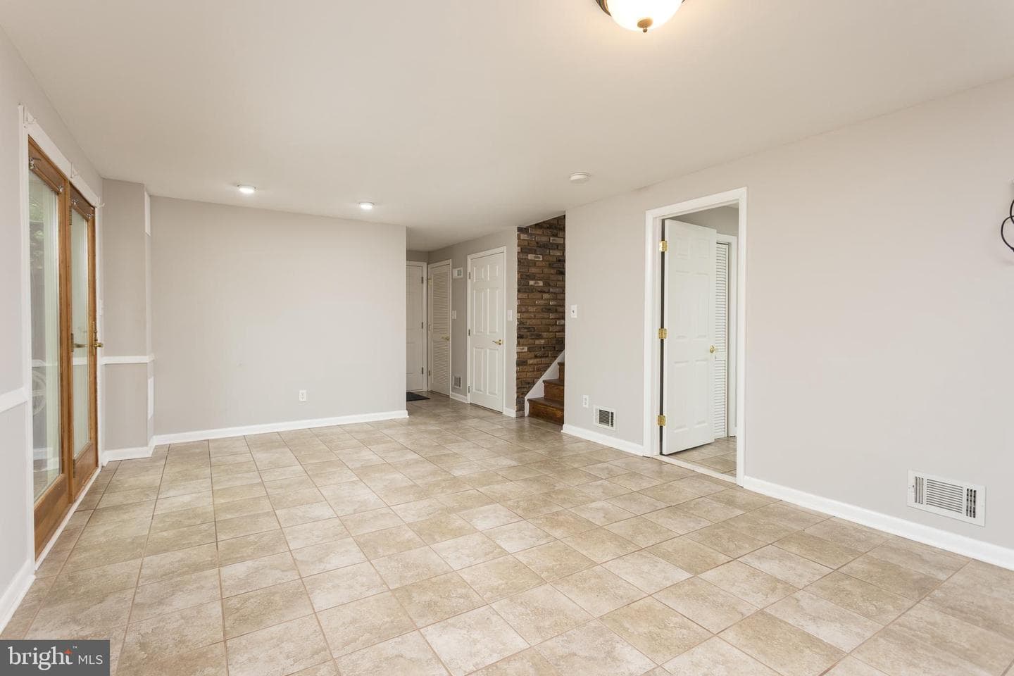 116 Duryea Drive photo 32