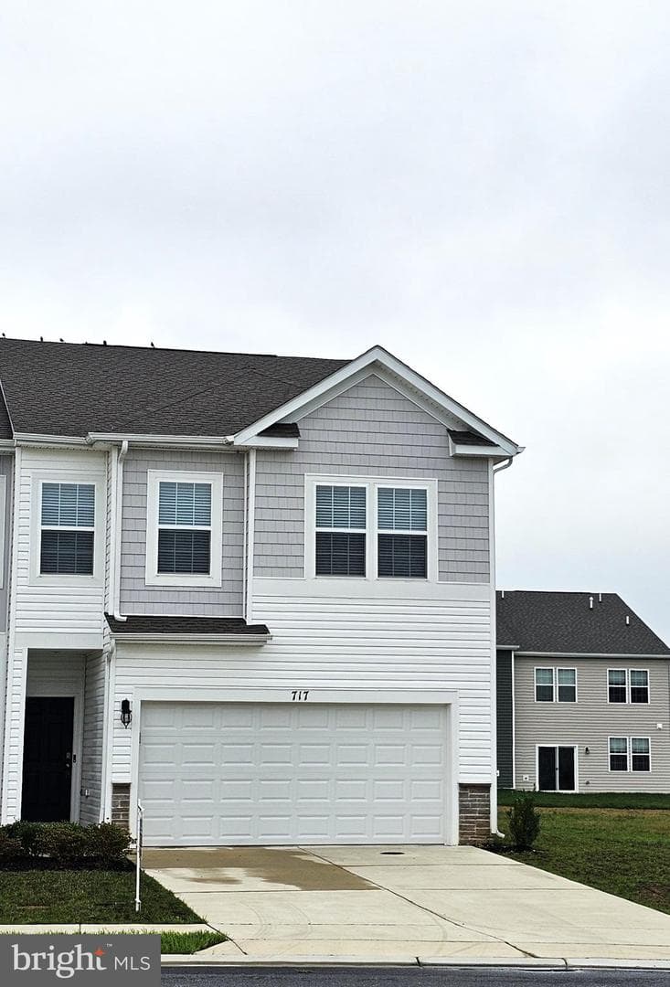 717 Pickerel Place photo 1